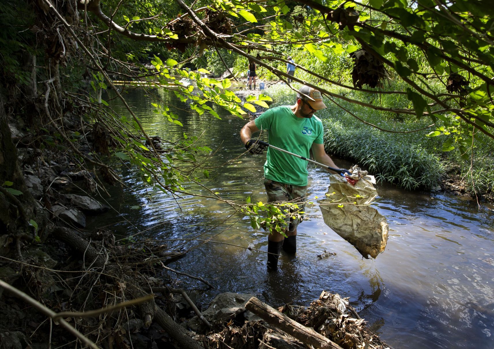 Blue2Blue cleans up River Des Peres at its source